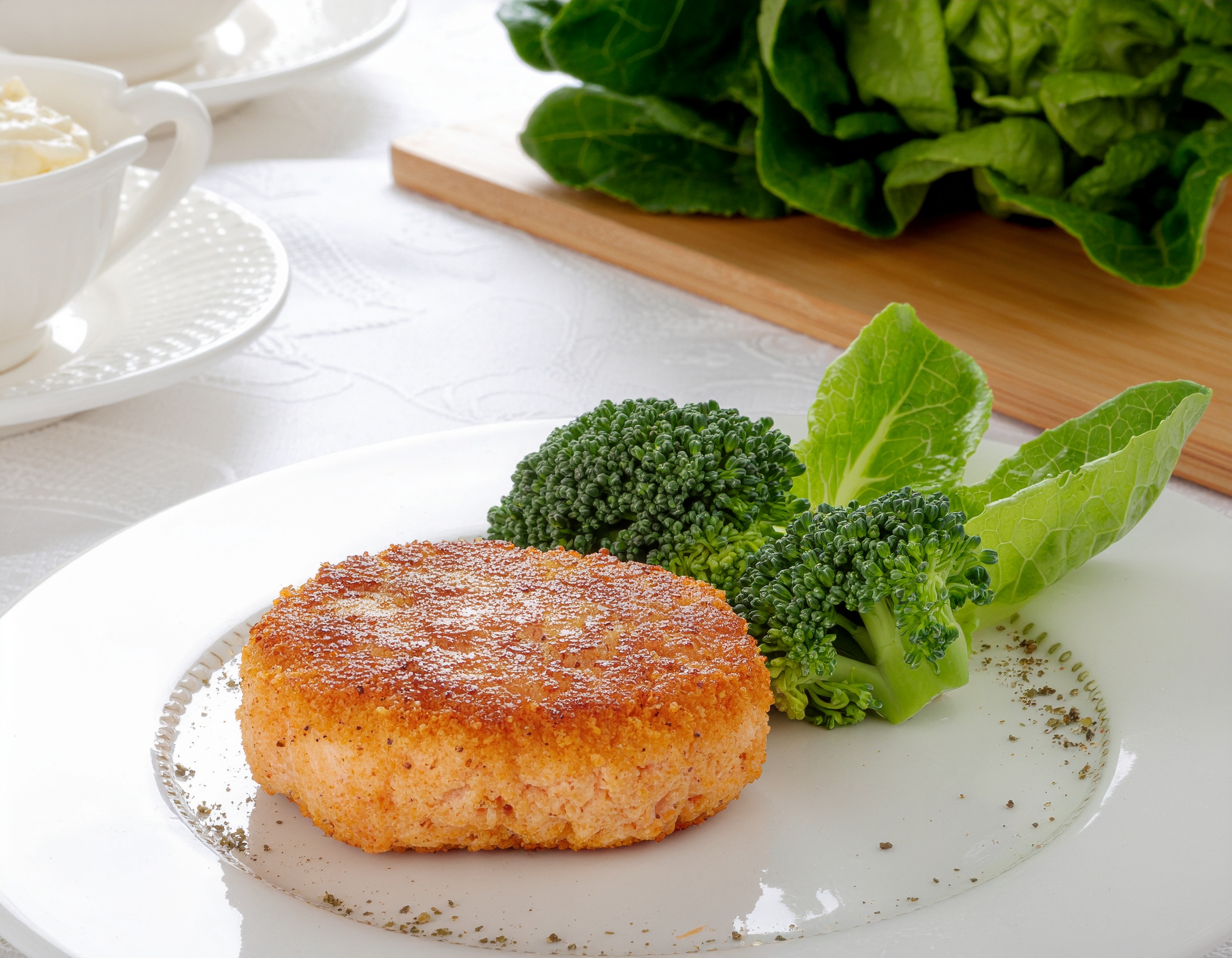 Lachsfrikadellen mit Brokkoli
