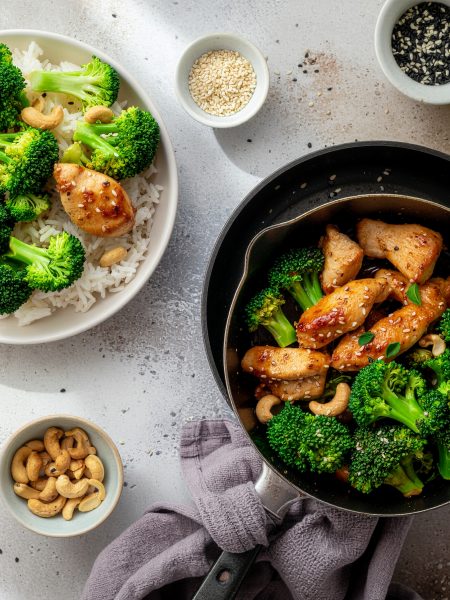 Hähnchen-Brokkoli-Pfanne mit Cashews