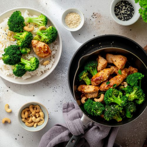 Hähnchen-Brokkoli-Pfanne mit Cashews