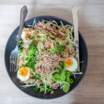 Thunfisch-Nudel-Salat mit Ei