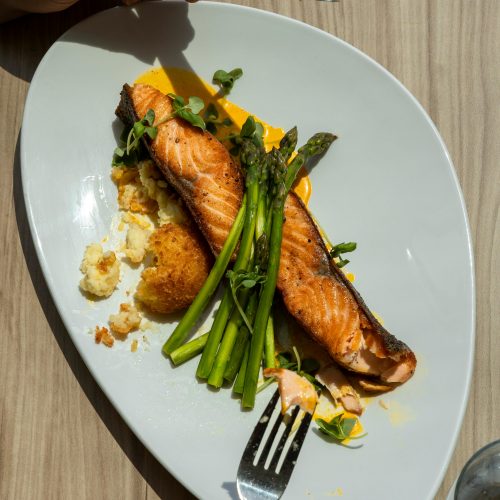 Ofenlachs mit grünem Spargel